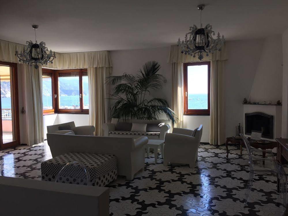 Affittacamere Lo Scoglio Monterosso al Mare Eksteriør billede